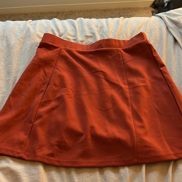 Mini skirt with buttons - Picture 3 of 4